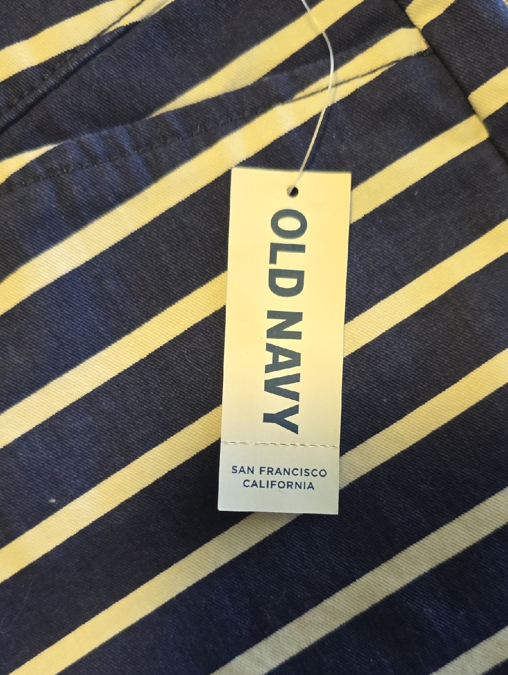 Old Navy Blue and White Striped Jean Shorts - Picture 3 of 4